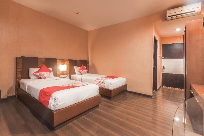Hotel Reddoorz @ 2 2*
