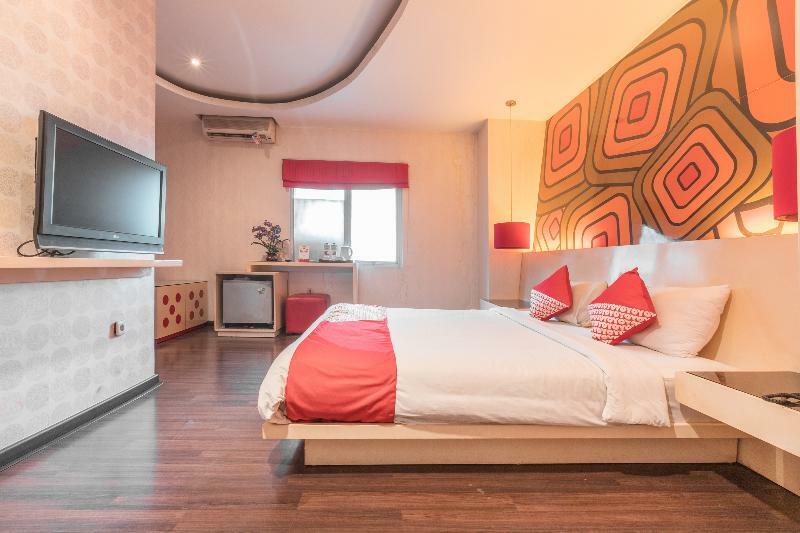 Hotel Reddoorz @ 2 2*